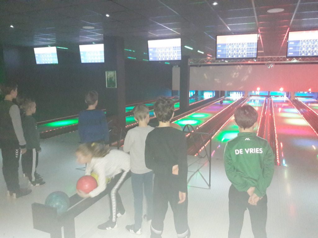 Geslaagde bowlingactiviteit voor JO-10 en JO-11